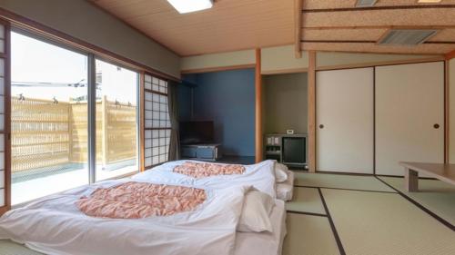 Japanese Room (10 Tatami) - Non-Smoking