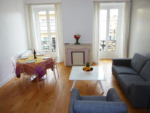 Le Jazzy by EnjoyNice, 3-bedroom, 2-bathroom spacious central apartment, Nice (photo 8)