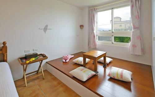 Large Double Room image 7