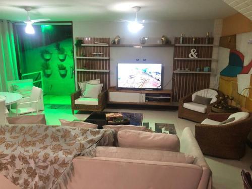 Casa com piscina área gourmet Enseada Azul