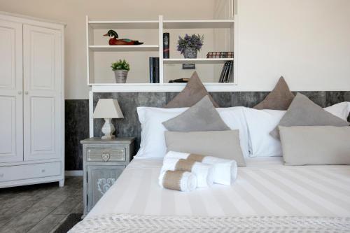 Double Room image 10