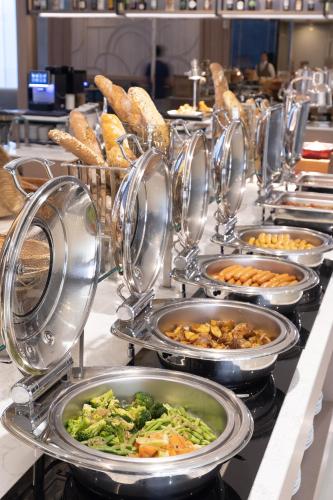Siam Mandarina Hotel - Free BKK Airport Shuttle photo 4