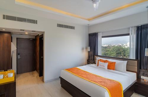 Deluxe Double or Twin Room image 5