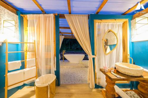 Facilities, Kiri Vari Art Gallaria in Nan