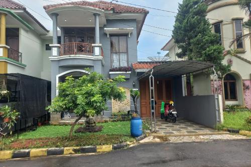 OYO 93820 Salma Homestay Syariah