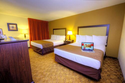 Queen Room with Two Queen Beds - Non-Smoking