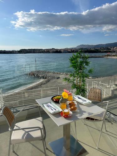 Premium Suite with Terrace Sea View