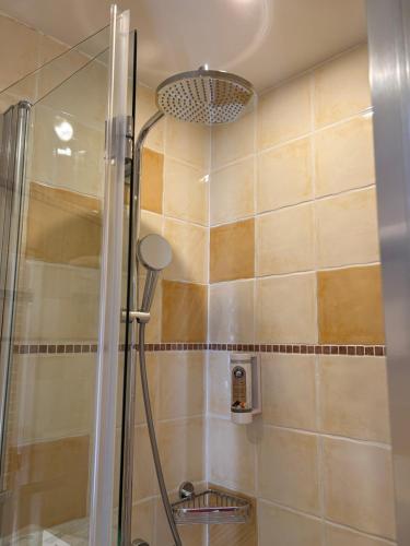 Single Room image 4