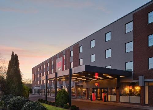 Radisson RED London Gatwick Airport