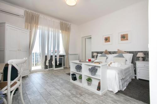 Double Room image 4