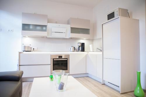 Apartment with Balcony Z image 4