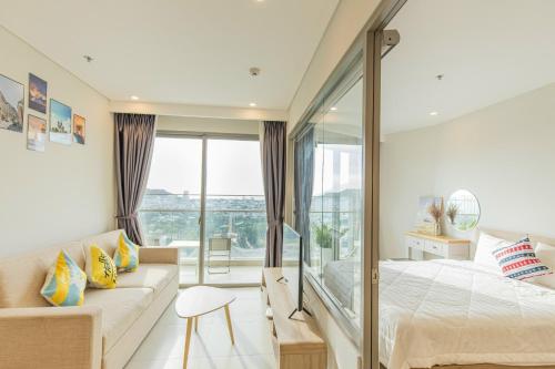 Two-Bedroom Apartment with Balcony room in Ken's House - The Sóng Condotel Vũng Tàu