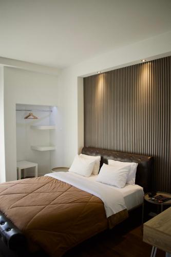Minoa Athens Hotel – Athens, NY