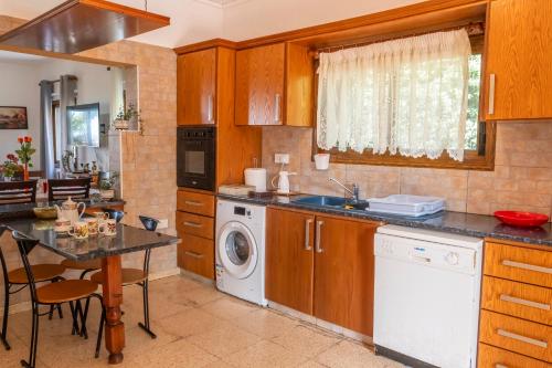 ห้องอาหาร, Spiti Damianos Villa Beachfront in อาเกียมารีนาไครโซคูส