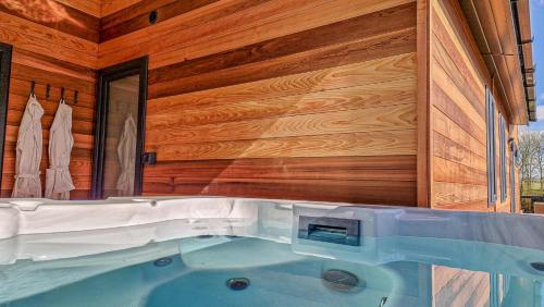 High Oaks Grange - Contemporary Lodges in Thornton Dale