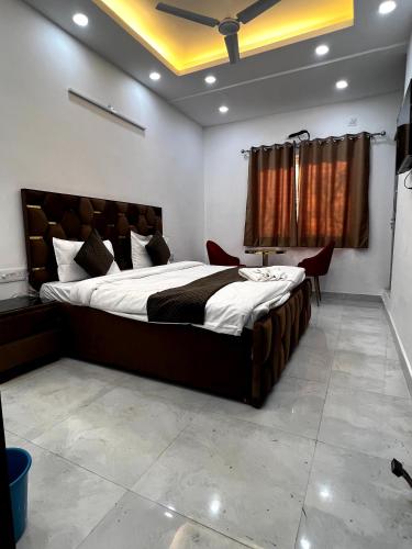 room detail thumbnail 0