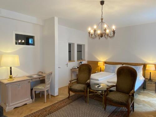Classic Rooms by Carlton-Europe Vintage Adults Hotel