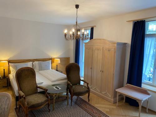 Classic Rooms by Carlton-Europe Vintage Adults Hotel