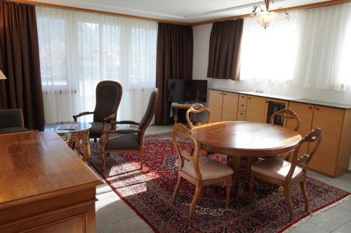 Classic Rooms by Carlton-Europe Vintage Adults Hotel - image 2