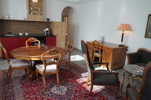 Classic Rooms by Carlton-Europe Vintage Adults Hotel - main image