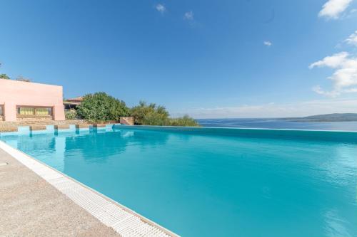 Casa Emozione With Shared Pool - Happy Rentals