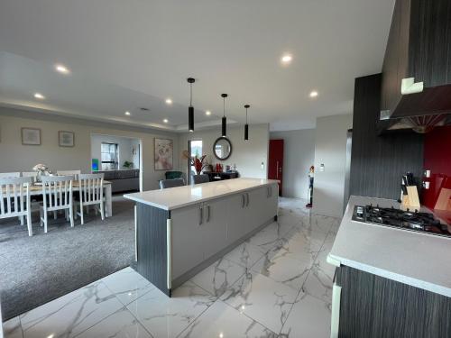 Luxury 4 Bedroom Family Retreat