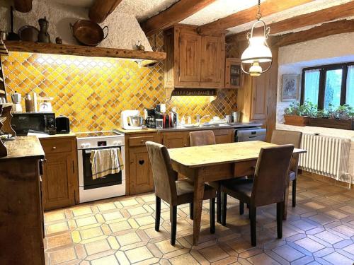кухня, La ferme de Quinette in Fillinges