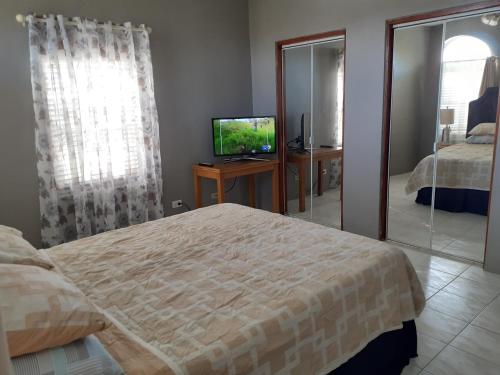 AIRBAB Moon Gate West in Bermuda