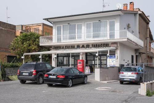 로마 Travelershome Ciampino Airport GuestHouse 600m to Airport ottimo per chi viaggia in auto 3성급 호텔 외관