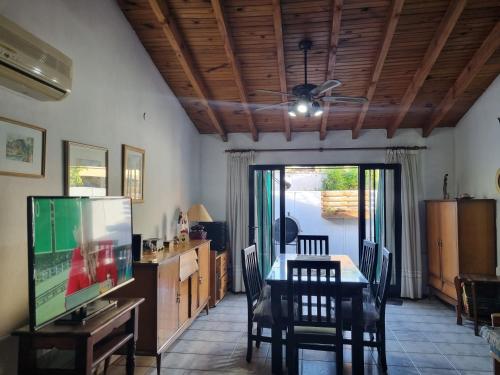 Kitchen, La casa de Chiqui near Gov. Francisco Gabrielli International Airport