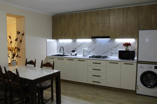 APARTMENT #27, Kutaisi (fotografie 7)