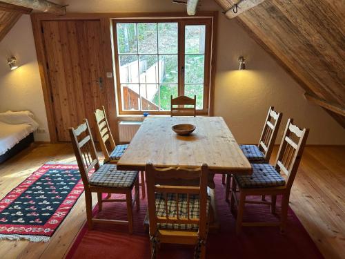 Charmante Gastewohnung in altem Bauernhaus in alpiner Alleinlage in Loipersdorf