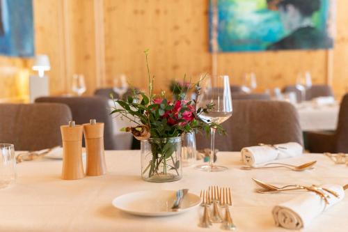 蒙塔弗纳霍夫酒店