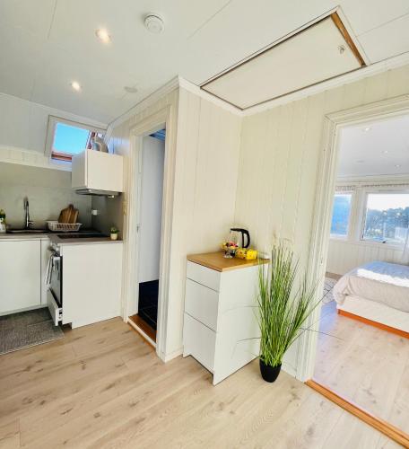 Konyha, A beautiful 3-bedroom apartment with stunning views and free parking in Külváros