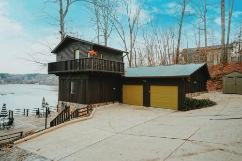 Lake View - Sleeps 14 - Kayaks and More!