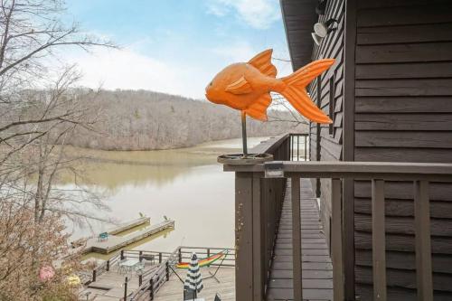 Lake View - Sleeps 14 - Kayaks and More!