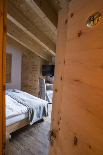 2 twin beds