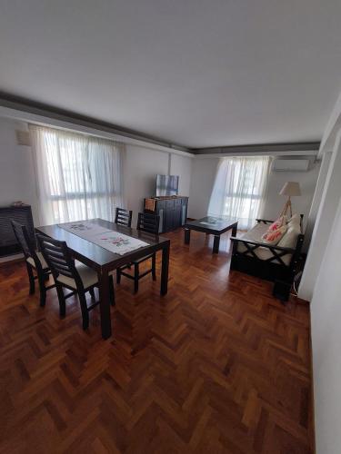 HERMOSO DEPARTAMENTO a 3 cuadras del PATIO OLMOS Dos dormitorios