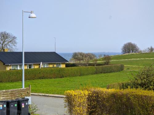 Sommerhus ved strand og lystbådhavn Søby - Ærø