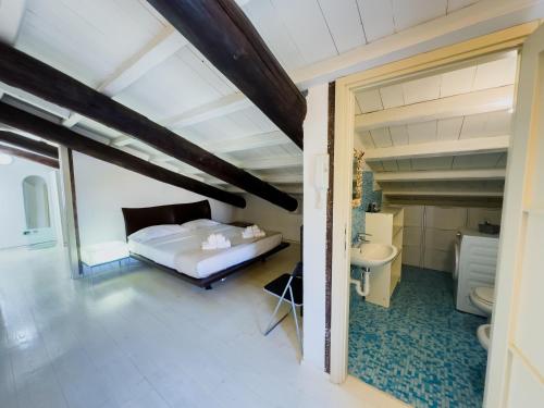 One-Bedroom Apartment - Split Level - Arena Deluxe - Piazetta Mura Gallieno 46 image 3