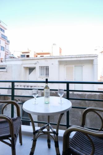 Deluxe Double Room with Balcony image 8