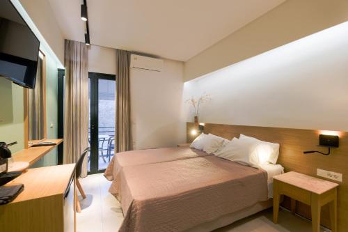 King Room with Sea View room in Arocaria Apartments