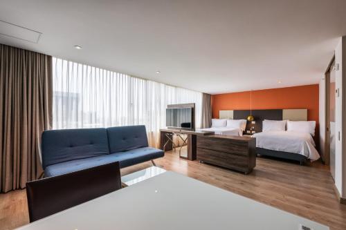 Hotel Holiday Inn Express & Suites Medellin, an IHG Hotel