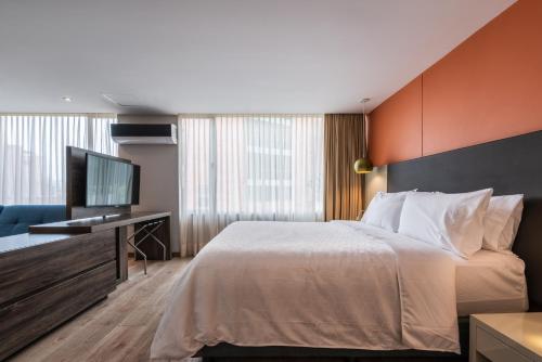 Hotel Holiday Inn Express & Suites Medellin, an IHG Hotel