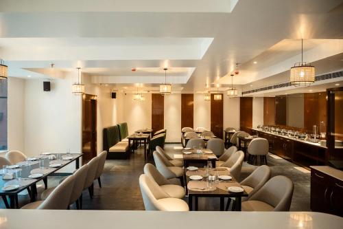 Food and beverages, HOTEL LAKE VIEW in Berhampore