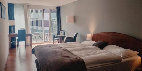 room detail thumbnail 1