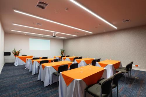 Hotel Holiday Inn Express & Suites Medellin, an IHG Hotel