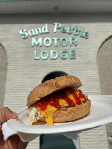 Sand Pebble Motor Lodge