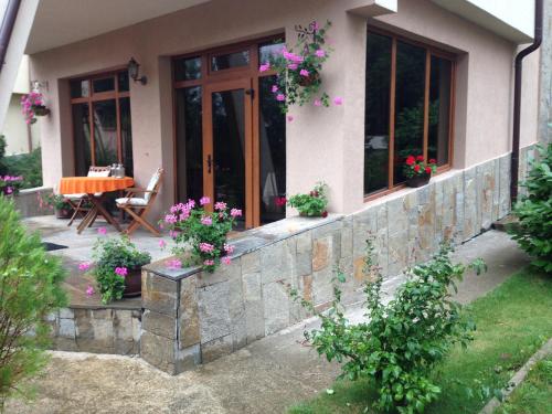 The Lake Villa - image 10