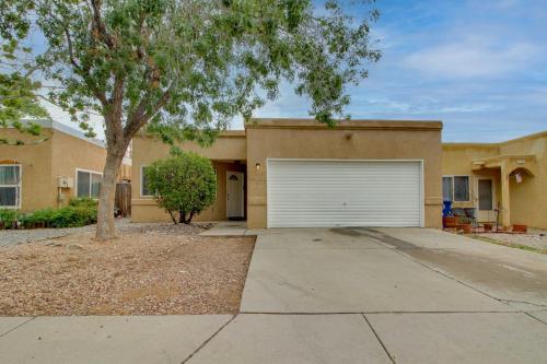 Comfy Albuquerque Townhome Less Than 6 Mi to Downtown in Albuquerque, USA